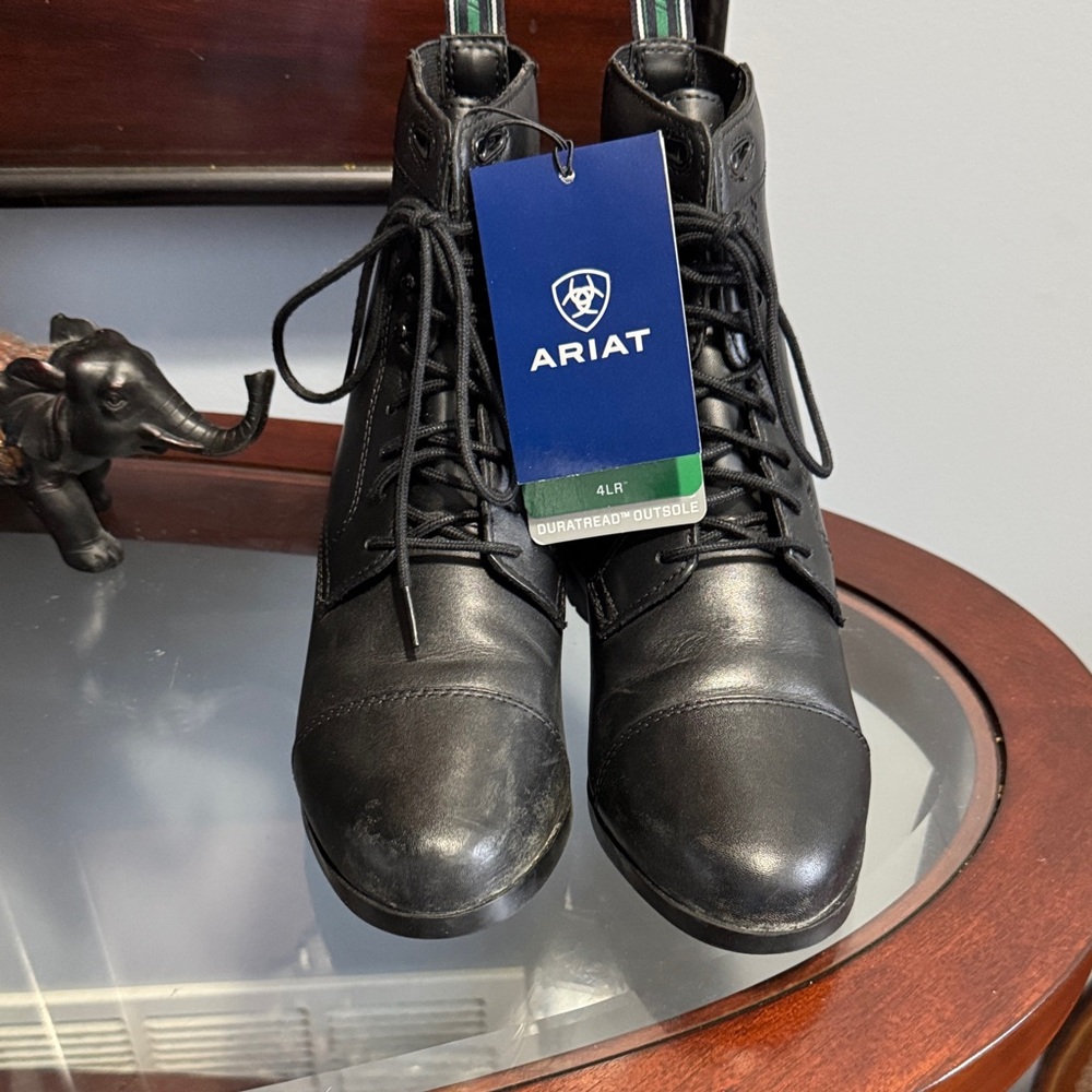 Ariat women’s Black Lace-Up Boots
